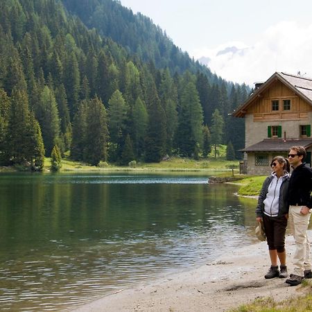 Rifugio Lago Nambino 마돈나 디 캄필리오 외부 사진