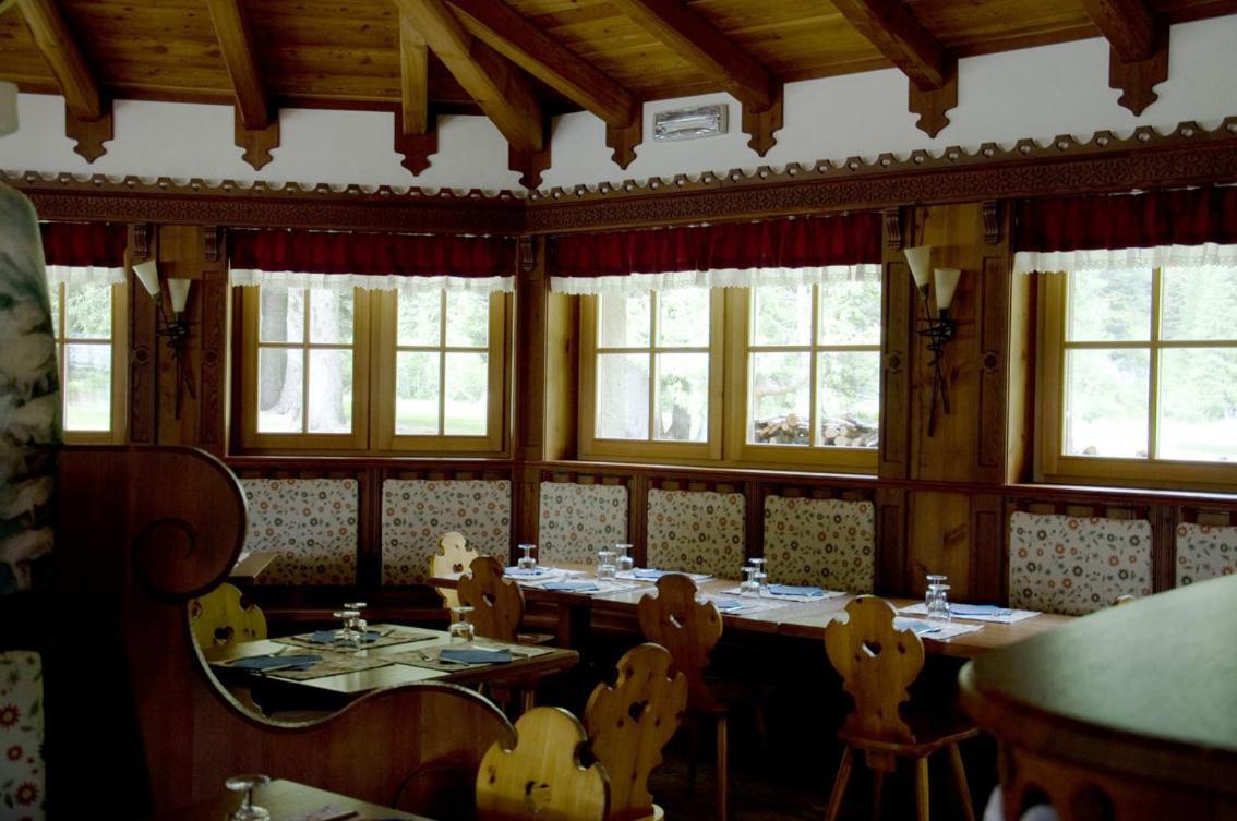Rifugio Lago Nambino 마돈나 디 캄필리오 외부 사진
