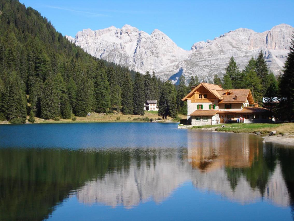 Rifugio Lago Nambino 마돈나 디 캄필리오 외부 사진