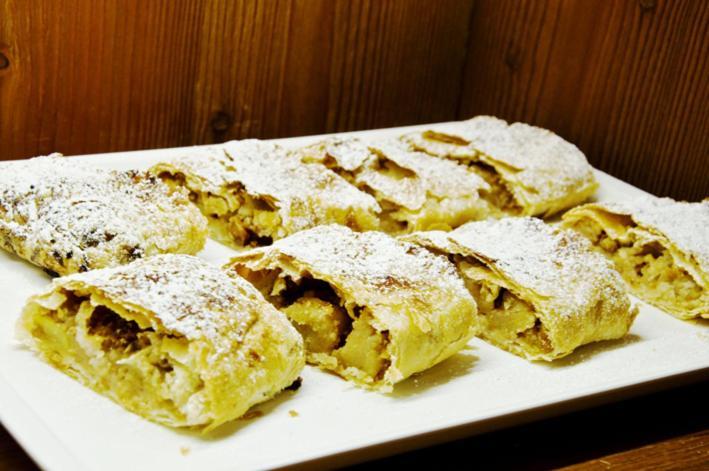 Rifugio Lago Nambino 마돈나 디 캄필리오 외부 사진